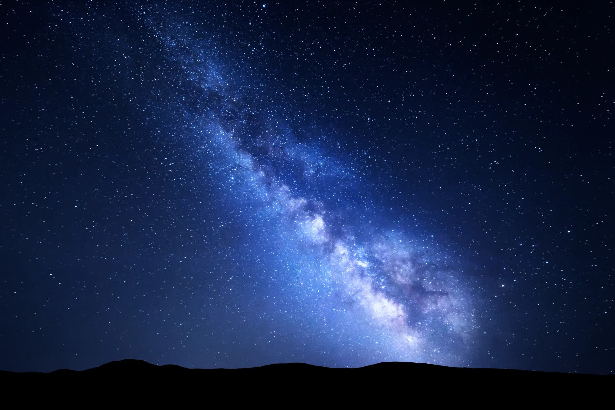 Blue and violet stars across the Milky Way